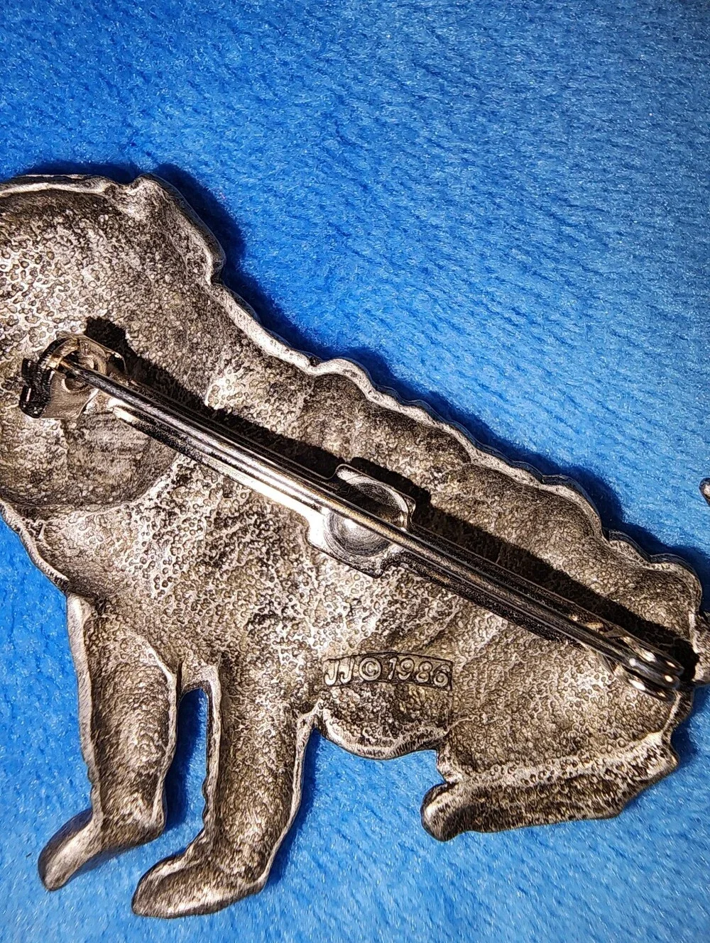 Vintage 80's Pewter Shar-pei Dog Brooch/Pin By JONETTE JEWELRY JJ